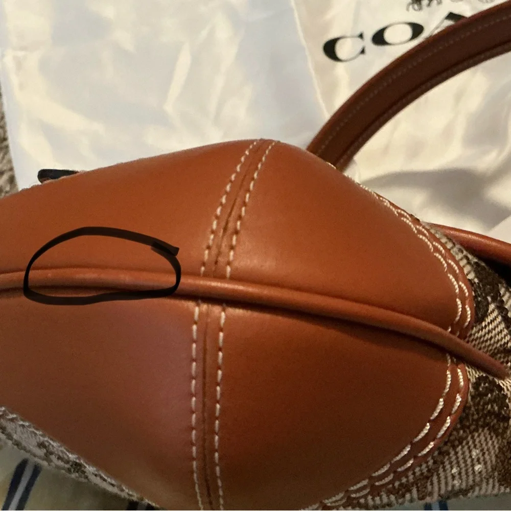 PRELOVED COACH CRYSTAL SOHO FLAP JAQUARD PLEASE READ AND LOOK AT ALL PHOTOS - Picture 8 of 16